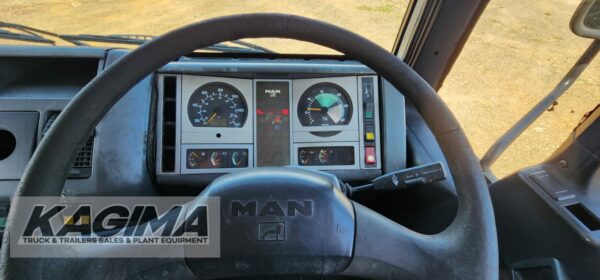 Used 2006 MAN M2000  Double Diff Curtain Side for sale. - Image 15