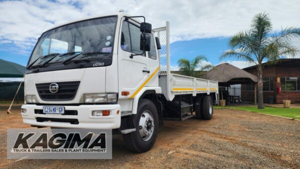 Used 2013 Nissan UD 90 8 Ton Dropsides for sale - Image 4