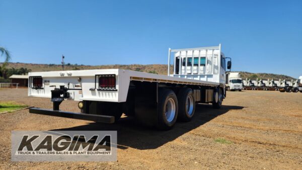 Used 2013 Nissan UD Quon CW26.370 Flat Deck for sale - Image 5