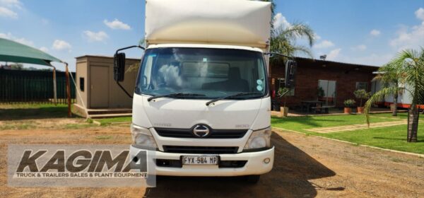 2013 Hino 300 915 Insulated Body 4,5 Ton - Image 3