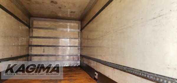 2013 Hino 300 915 Insulated Body 4,5 Ton - Image 7