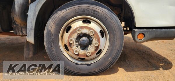 2013 Hino 300 915 Insulated Body 4,5 Ton - Image 13