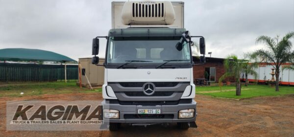 2017 Mercedes Benz Axor 2628 Refrigerated Body - Image 3