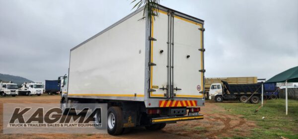2017 Mercedes Benz Axor 2628 Refrigerated Body - Image 7