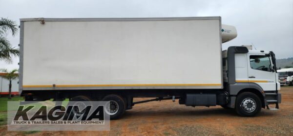 2017 Mercedes Benz Axor 2628 Refrigerated Body - Image 9