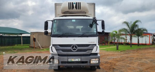 2017 Mercedes Axor 2628 Refrigerated Body - Image 3