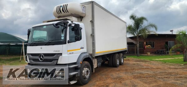 2017 Mercedes Axor 2628 Refrigerated Body - Image 4