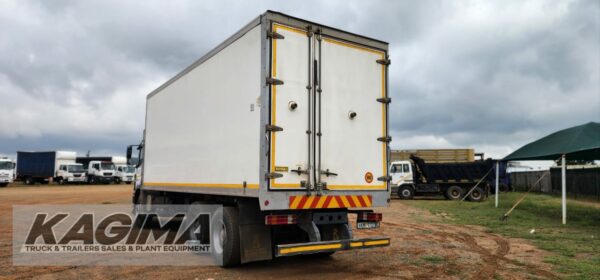 2017 Mercedes Axor 2628 Refrigerated Body - Image 6
