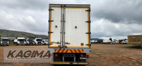 2017 Mercedes Axor 2628 Refrigerated Body - Image 7