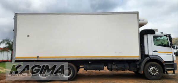 2017 Mercedes Axor 2628 Refrigerated Body - Image 9
