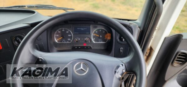 2017 Mercedes Axor 2628 Refrigerated Body - Image 18