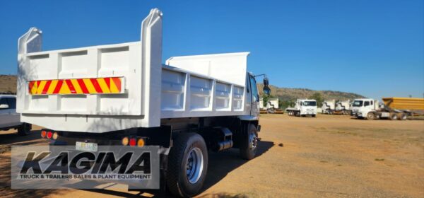 2010 Fuso FM16-253 6 Cube Tipper - Image 6