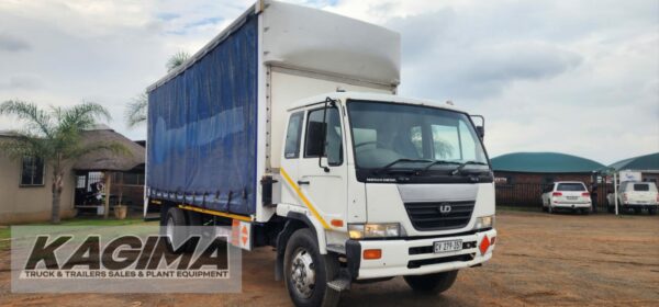 2006 Nissan UD80 Curtain Side