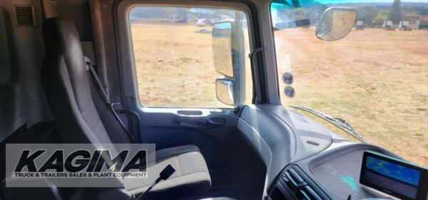 2009 Mercedes Benz Actros 3344 6x6 with Palfinger rear mounted crane - Image 16