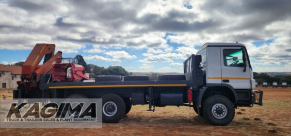 2009 Mercedes Benz Actros 3344 6x6 with Palfinger rear mounted crane - Image 10
