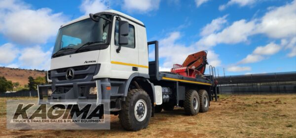 2009 Mercedes Benz Actros 3344 6x6 with Palfinger rear mounted crane - Image 4