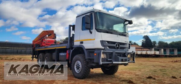 2009 Mercedes Benz Actros 3344 6x6 with Palfinger rear mounted crane