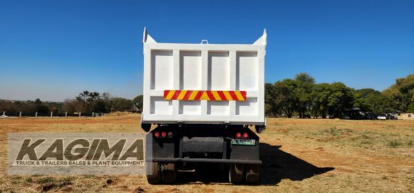 UD Quester CGE 370 8x4 Tipper Trucks Twinsteer - Image 7
