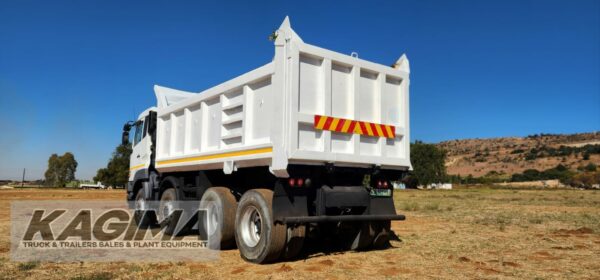UD Quester CGE 370 8x4 Tipper Trucks Twinsteer - Image 6