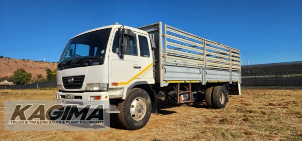 2013 Nissan UD80 Cattle Body 8ton - Image 4