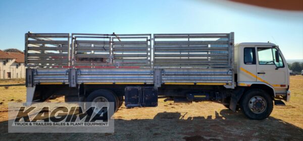 2013 Nissan UD80 Cattle Body 8ton - Image 9
