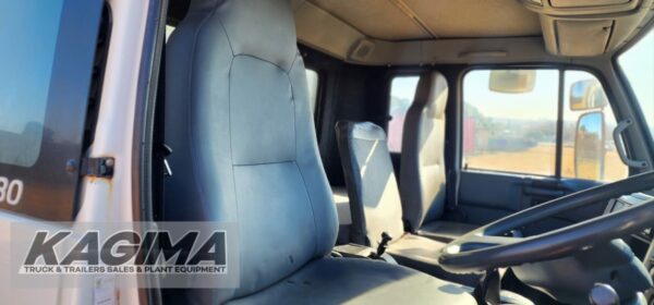 2013 Nissan UD80 Cattle Body 8ton - Image 13