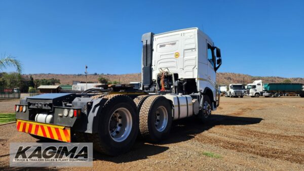 2018 VOLVO FH440 V4 T/T - Image 6