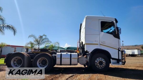 2018 VOLVO FH440 V4 T/T - Image 7