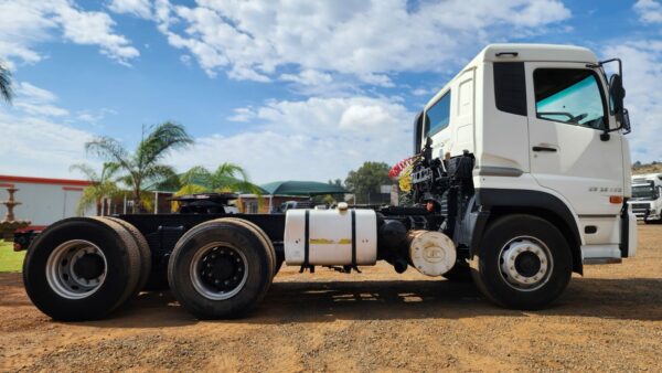 2017 UD Quon GW26.450 T/T - Image 7