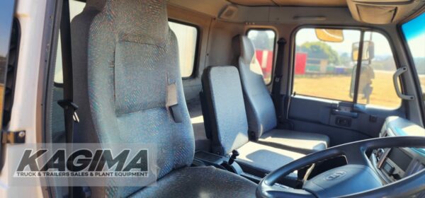 2017 Nissan UD90 Refrigerated Body for sale - Image 12