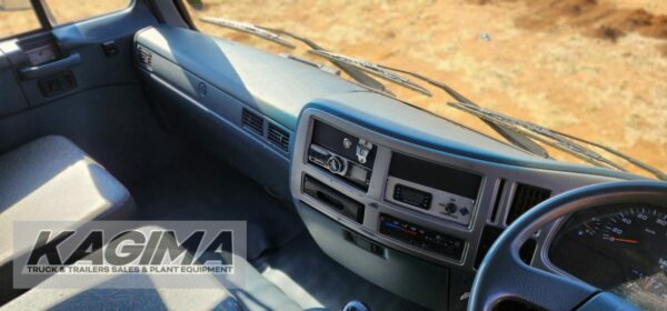 2017 Nissan UD90 Refrigerated Body for sale - Image 13