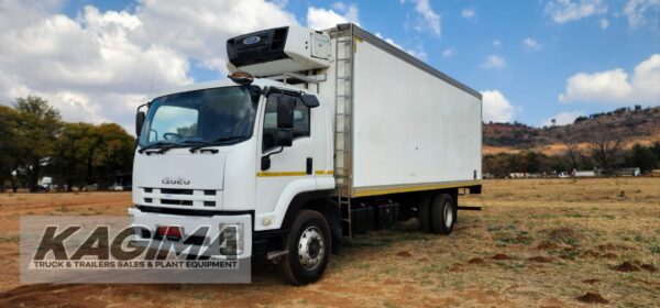 2016 Isuzu FTR850 Refrigerated Body - Image 4