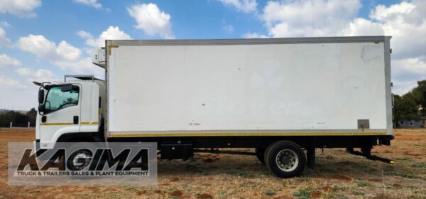 2016 Isuzu FTR850 Refrigerated Body - Image 5