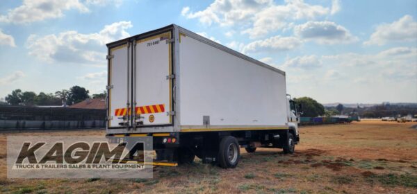 2016 Isuzu FTR850 Refrigerated Body - Image 8