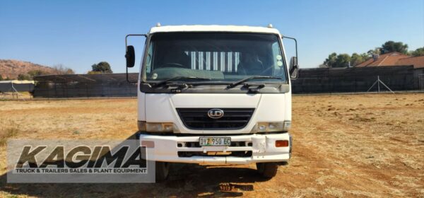 2008 Nissan UD 80 Flat Deck for sale - Image 3