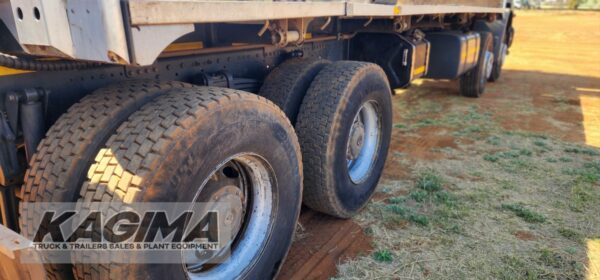 2017 Mercedes Benz Axor 3535 Flat Deck with Palfinger PK18500 Brick Crab - Image 10