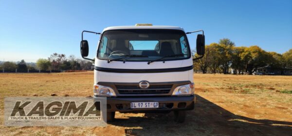 2011 Hino 300 Roll Back - Image 3