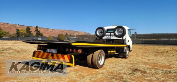 2011 Hino 300 Roll Back - Image 9
