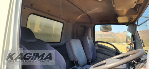 2016 Isuzu FTR850 AMT Curtain Side 8ton - Image 11