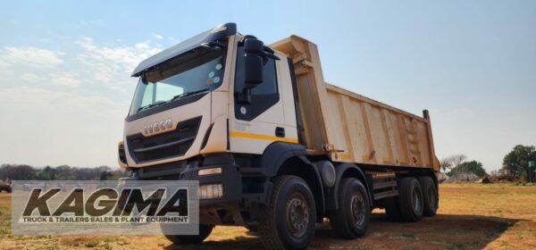 2019 Iveco Trakker 420 16 Cube Tipper - Image 4