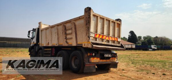 2019 Iveco Trakker 420 16 Cube Tipper - Image 5