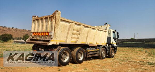 2019 Iveco Trakker 420 16 Cube Tipper - Image 7
