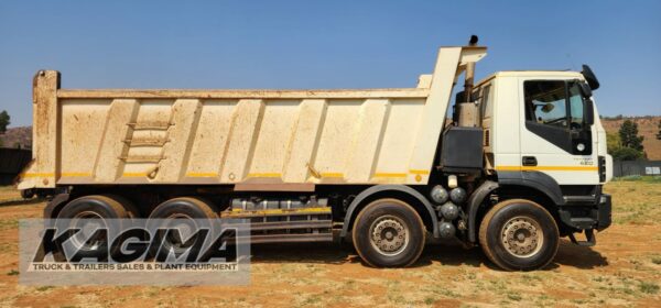2019 Iveco Trakker 420 16 Cube Tipper - Image 8