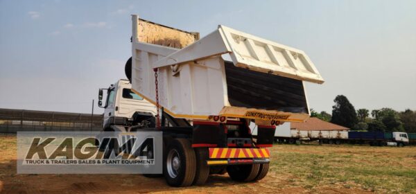 2011 Mercedes Benz Axor 3335 10 Cube Tipper - Image 6