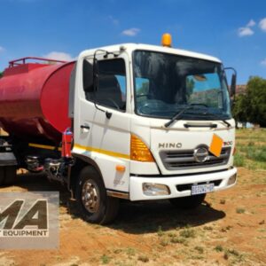 2011 Hino 500 1017 5000 Liter Diesel Tanker
