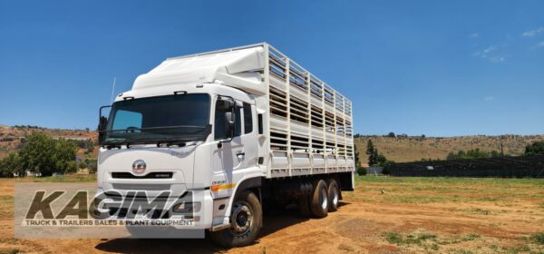 2014 UD Quon 490 Trippel Deck Cattle Body & Draw Bar Trailer - Image 4