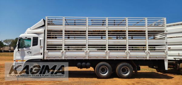 2014 UD Quon 490 Trippel Deck Cattle Body & Draw Bar Trailer - Image 5