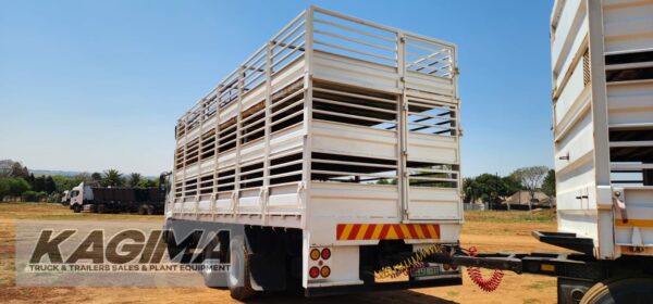 2014 UD Quon 490 Trippel Deck Cattle Body & Draw Bar Trailer - Image 6