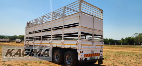 2014 UD Quon 490 Trippel Deck Cattle Body & Draw Bar Trailer - Image 8