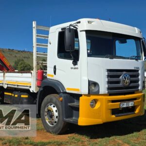 2014 VW constellation 17.250 8Ton Dropsides fitted with Palfinger PK12000 Crane